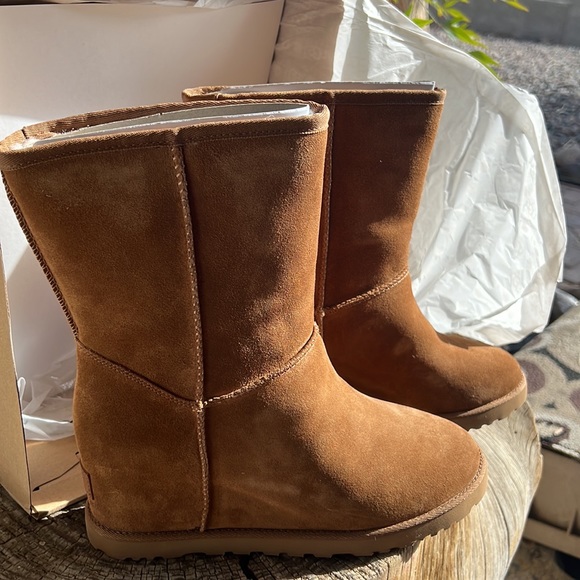 UGG Chestnut CLASSIC FEMME SHORT - Picture 9 of 11